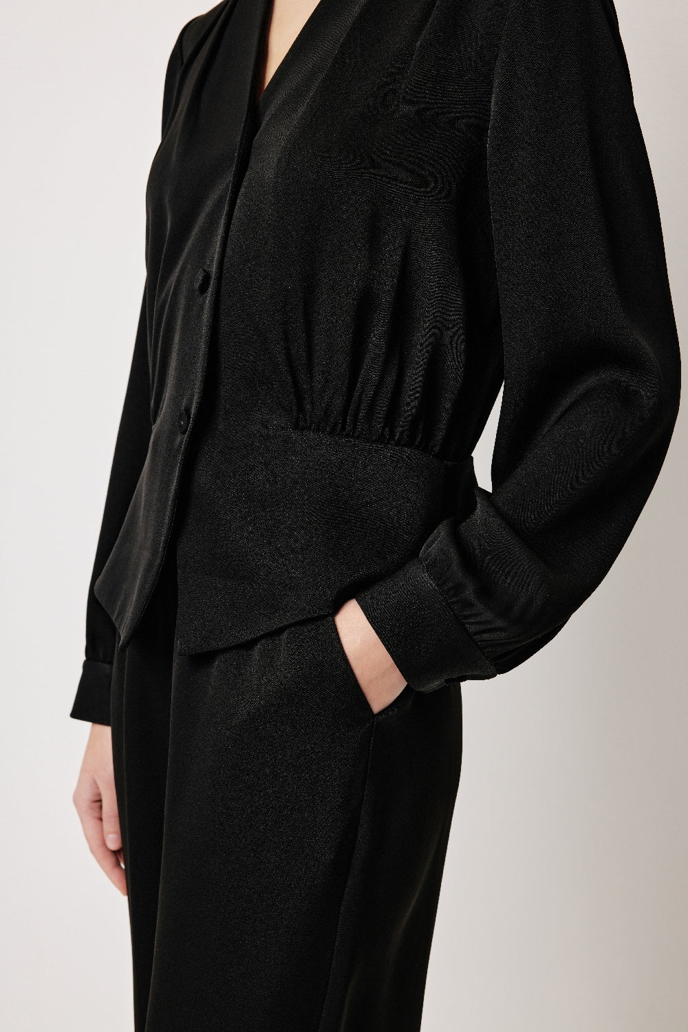 MARYLING Structured Cropped Tops