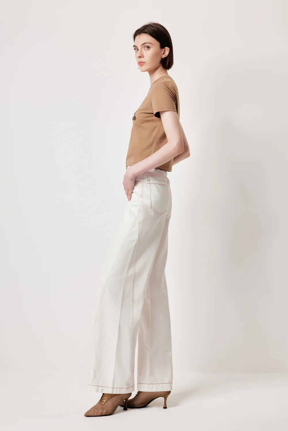 MARYLING 질감의 화이트 워싱 진 – 메탈 지퍼 디테일